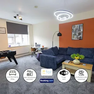 2 Bedroom By The One Retreats Short Lets & Serviced Close To Gatwick Airport Horley